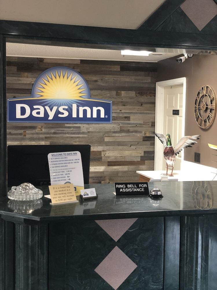 Days Inn & Suites By Wyndham Stuttgart Zewnętrze zdjęcie