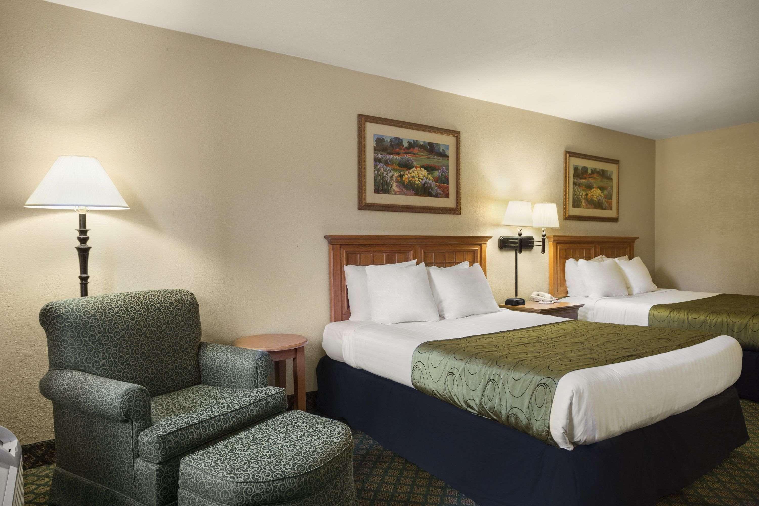 Days Inn & Suites By Wyndham Stuttgart Zewnętrze zdjęcie