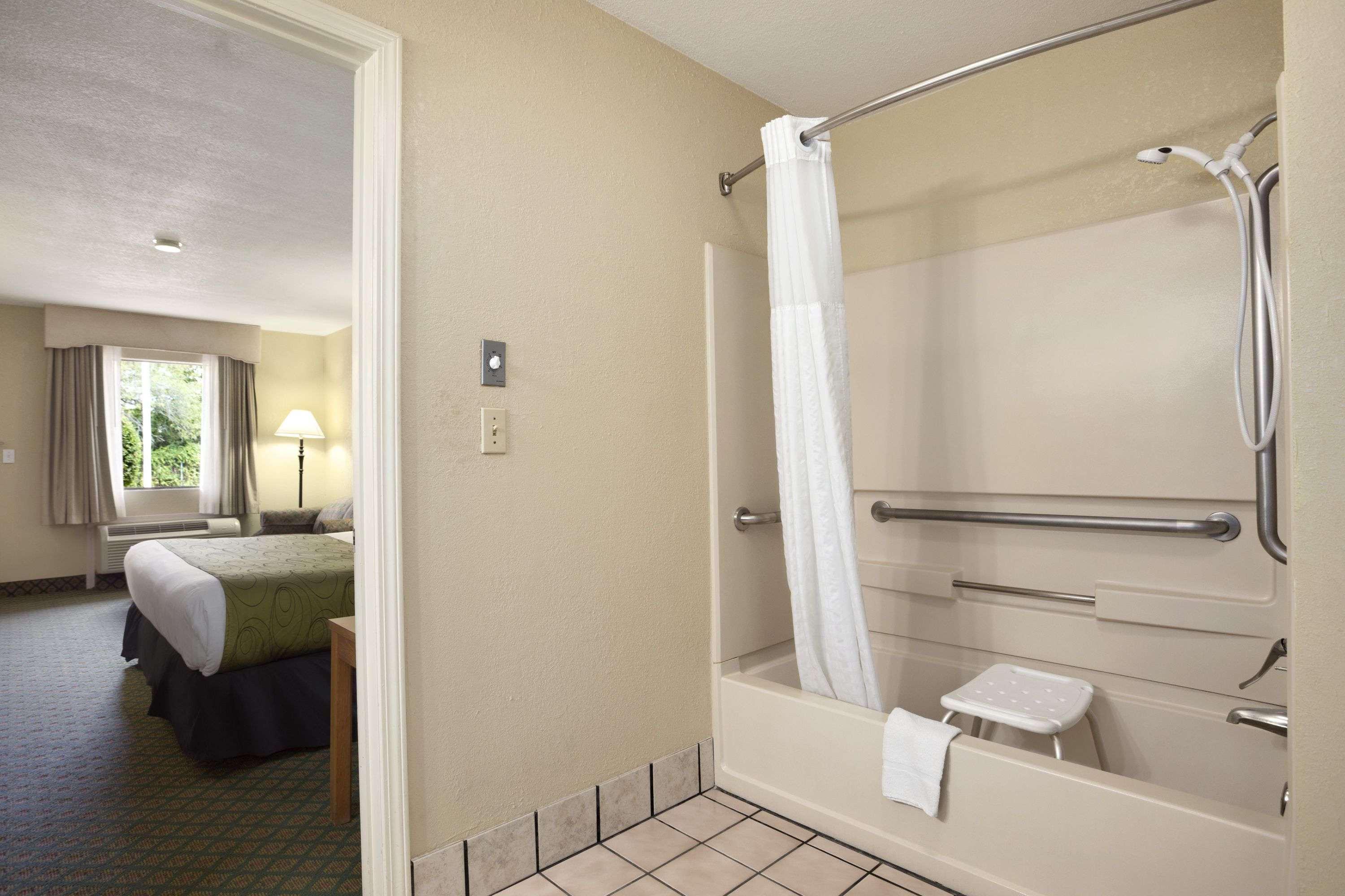 Days Inn & Suites By Wyndham Stuttgart Zewnętrze zdjęcie