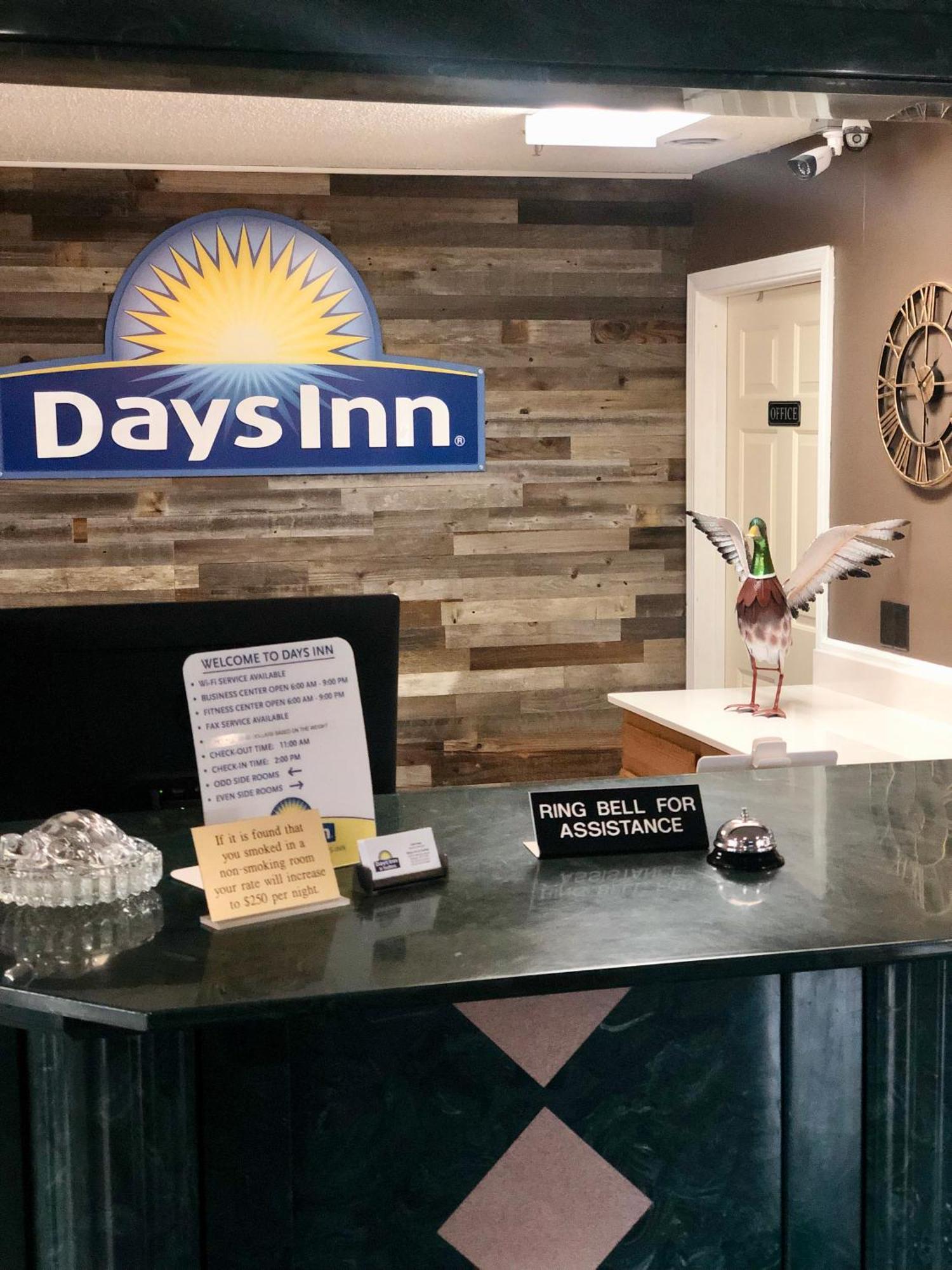 Days Inn & Suites By Wyndham Stuttgart Zewnętrze zdjęcie