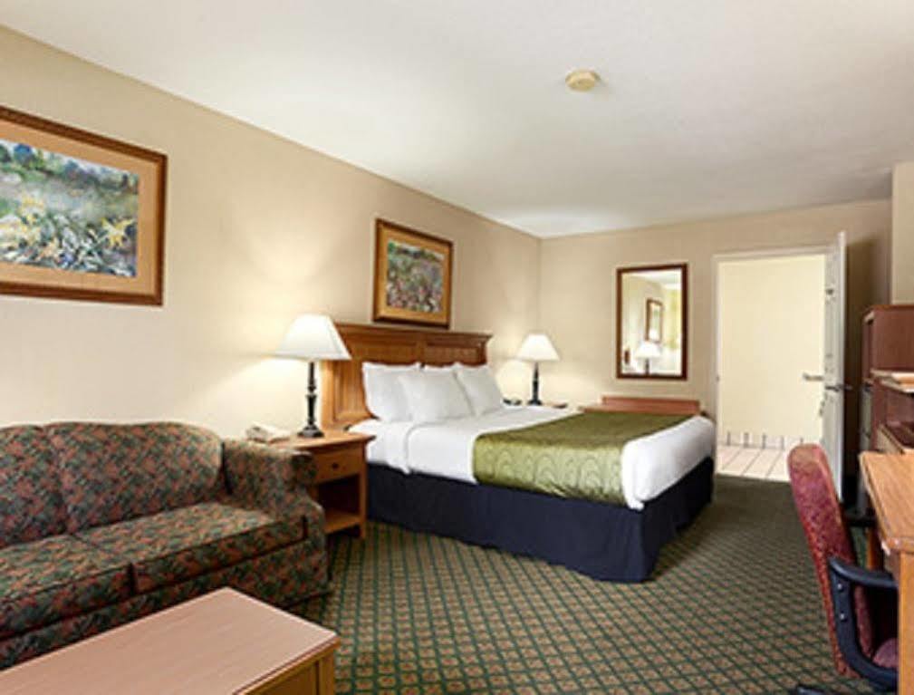 Days Inn & Suites By Wyndham Stuttgart Zewnętrze zdjęcie